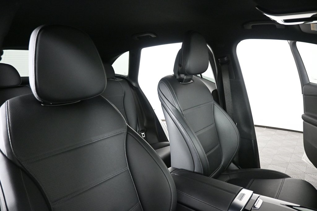 2025 Mercedes Benz GLC 300 photo 20