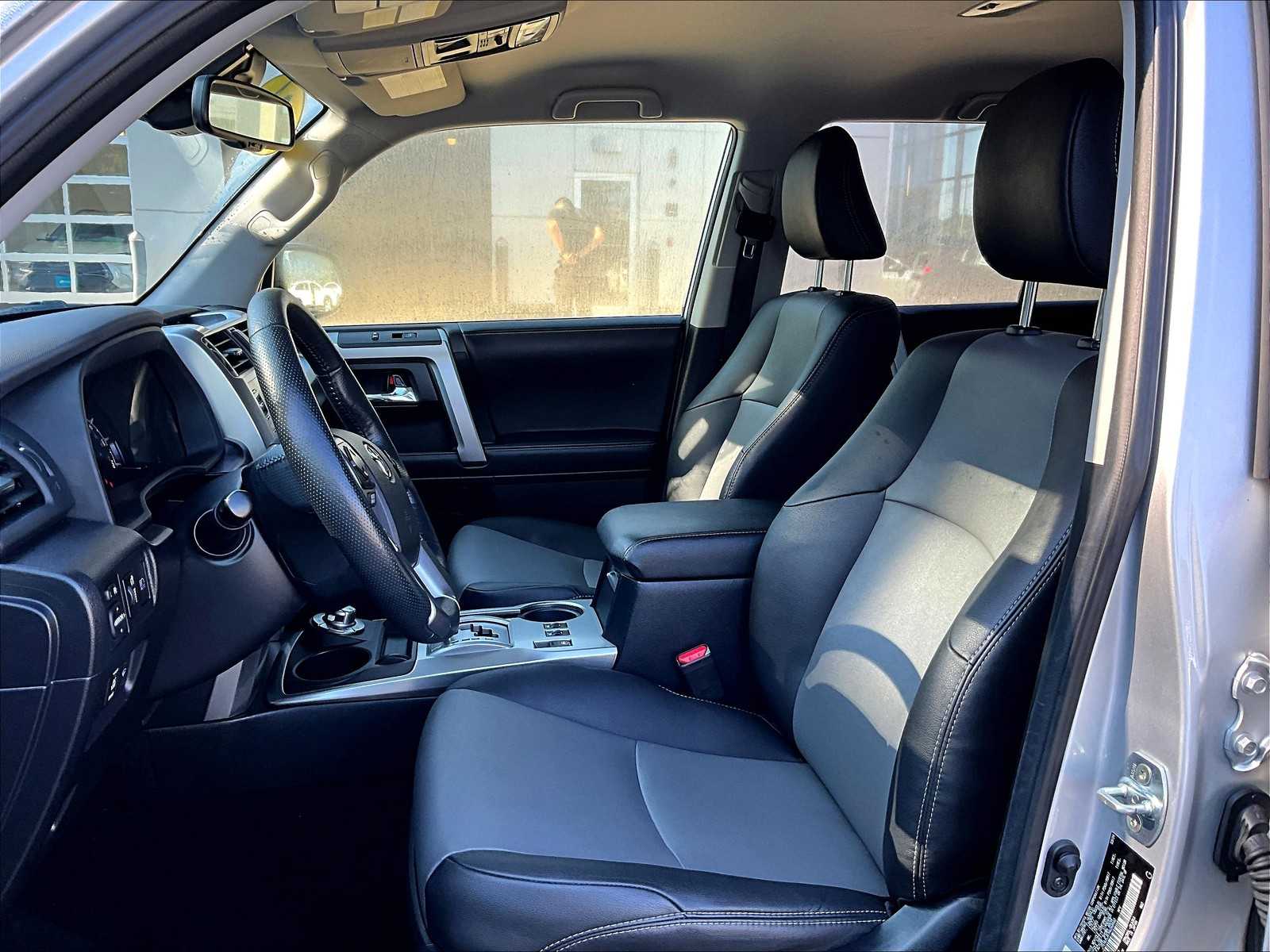 2024 Toyota 4Runner SR5 Premium photo 10