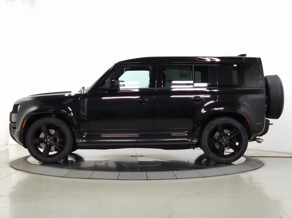 2025 Land Rover Defender 110 V8 photo 2