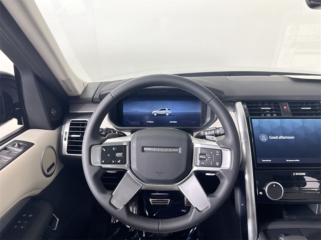 2025 Land Rover Discovery SE photo 14