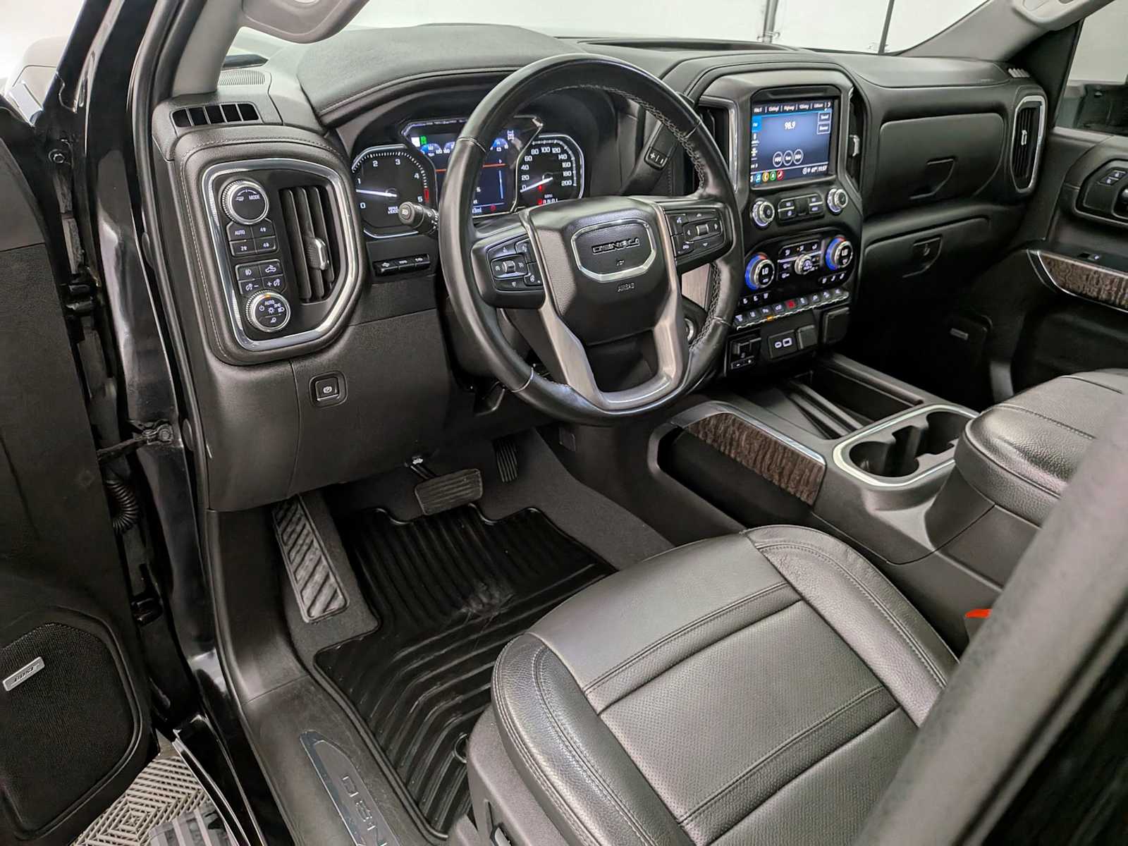 2023 Gmc Sierra 2500 HD Denali photo 2
