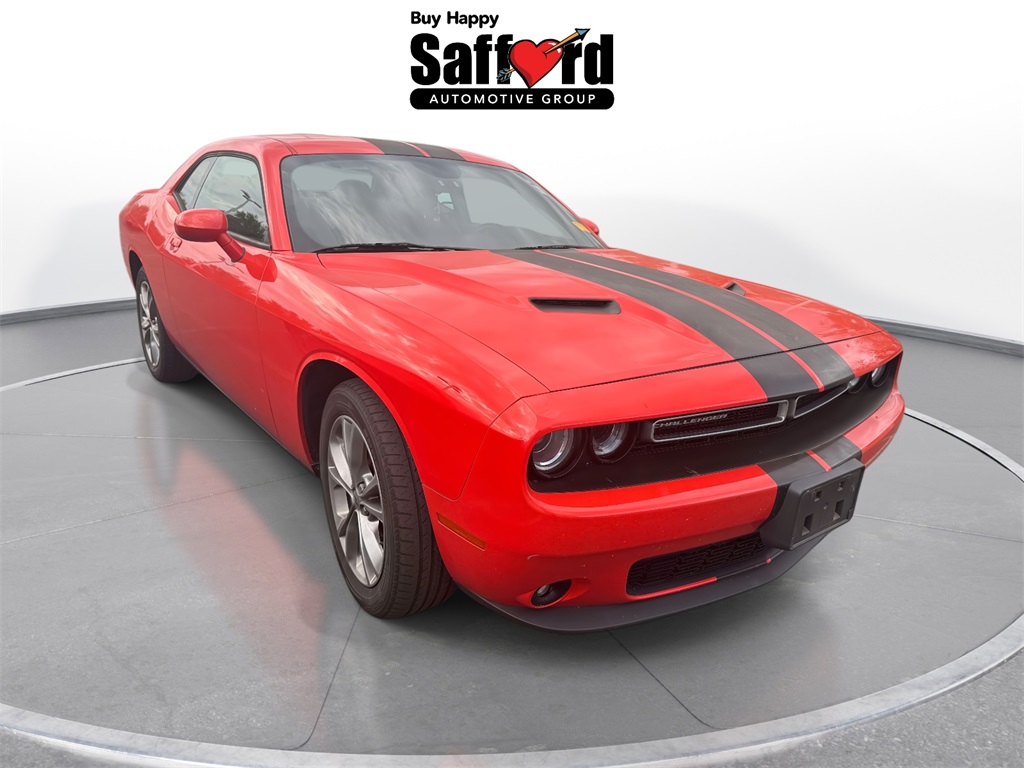 2020 Dodge Challenger SXT AWD photo 4