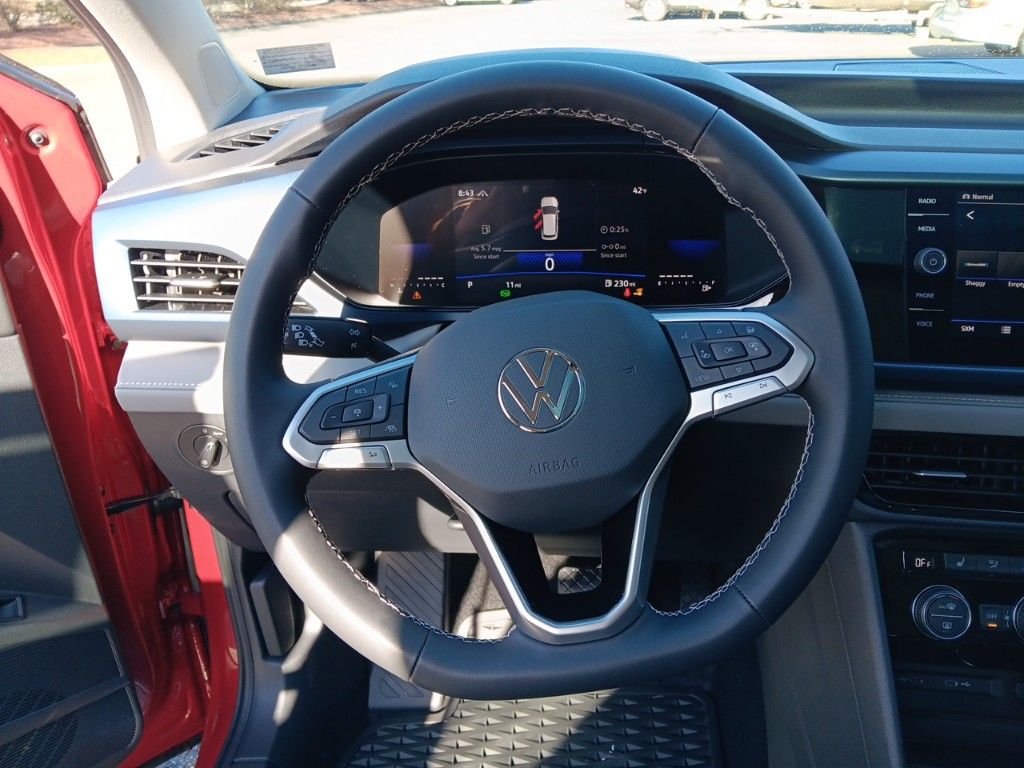2024 Volkswagen Taos SE photo 14