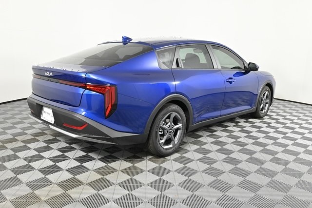 2025 Kia K4 LXS photo 3
