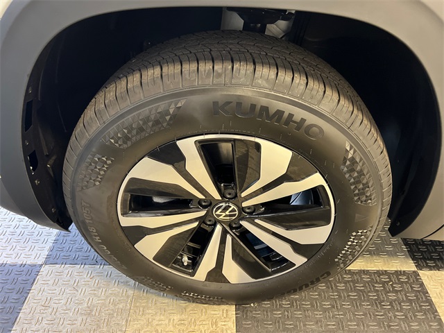 2026 Volkswagen Atlas SE photo 8