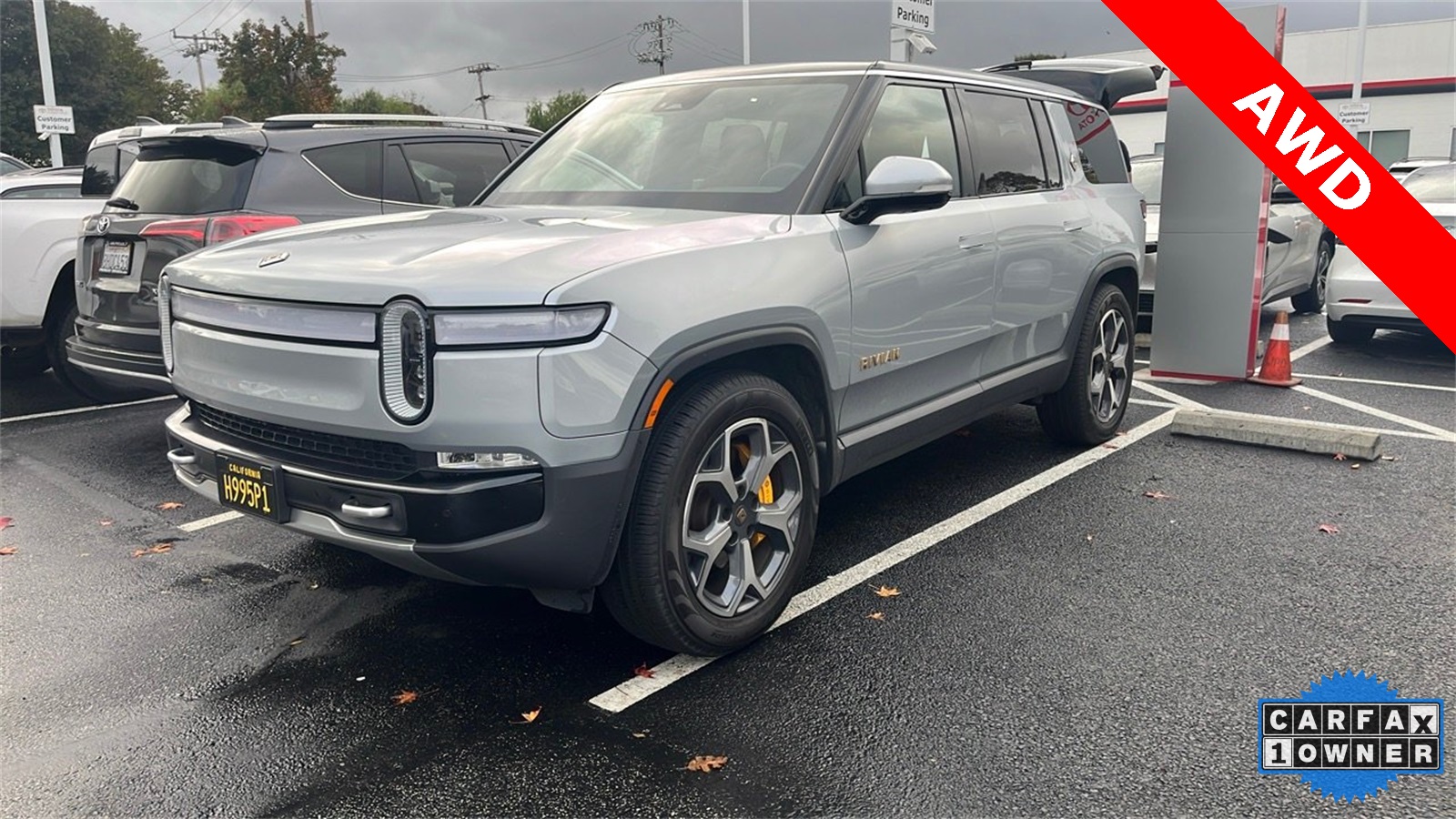 2024 Rivian R1S Adventure