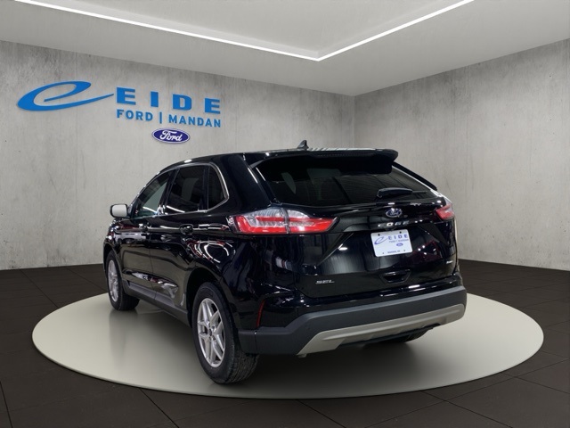 2022 Ford Edge SEL photo 2