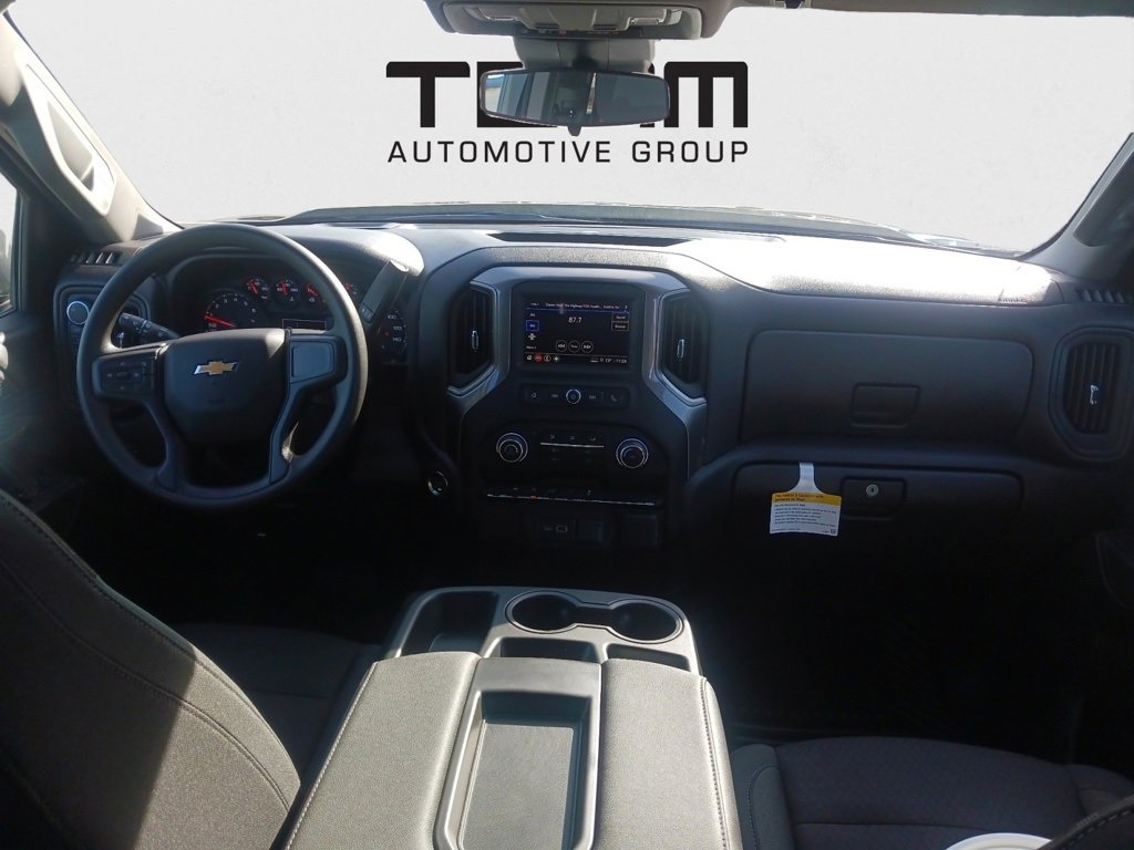 2025 Chevrolet Silverado 1500 Custom photo 12
