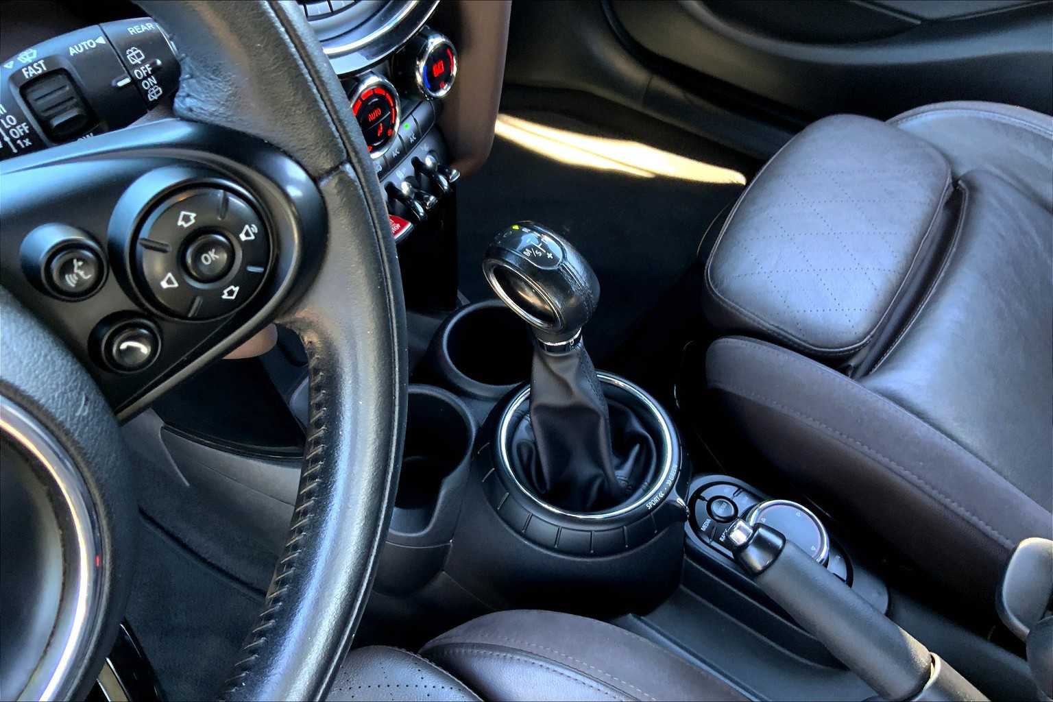 2016 Mini Cooper Hardtop 4 Door S photo 14