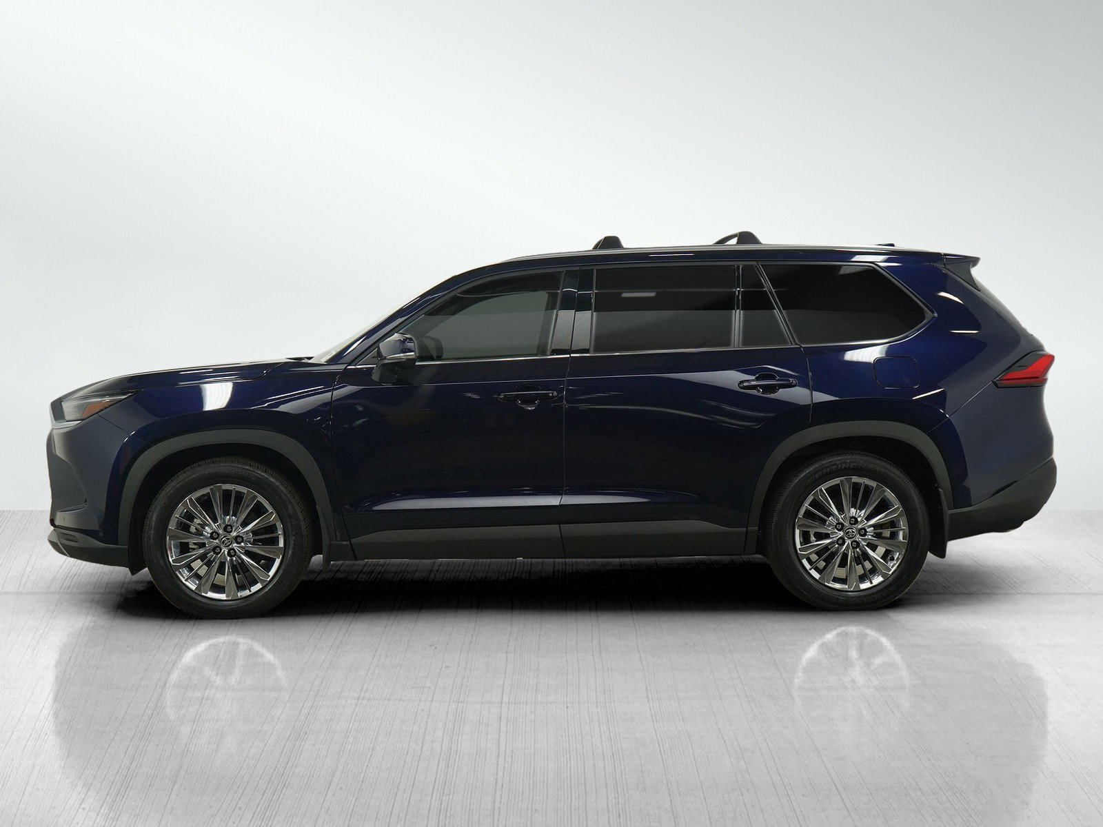 Used 2024 Toyota Grand Highlander Platinum with VIN 5TDAAAB5XRS051676 for sale in Bloomington, Minnesota
