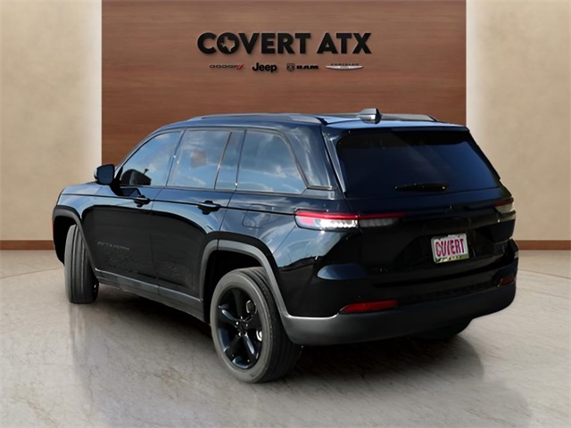 2023 Jeep Grand Cherokee Altitude photo 3