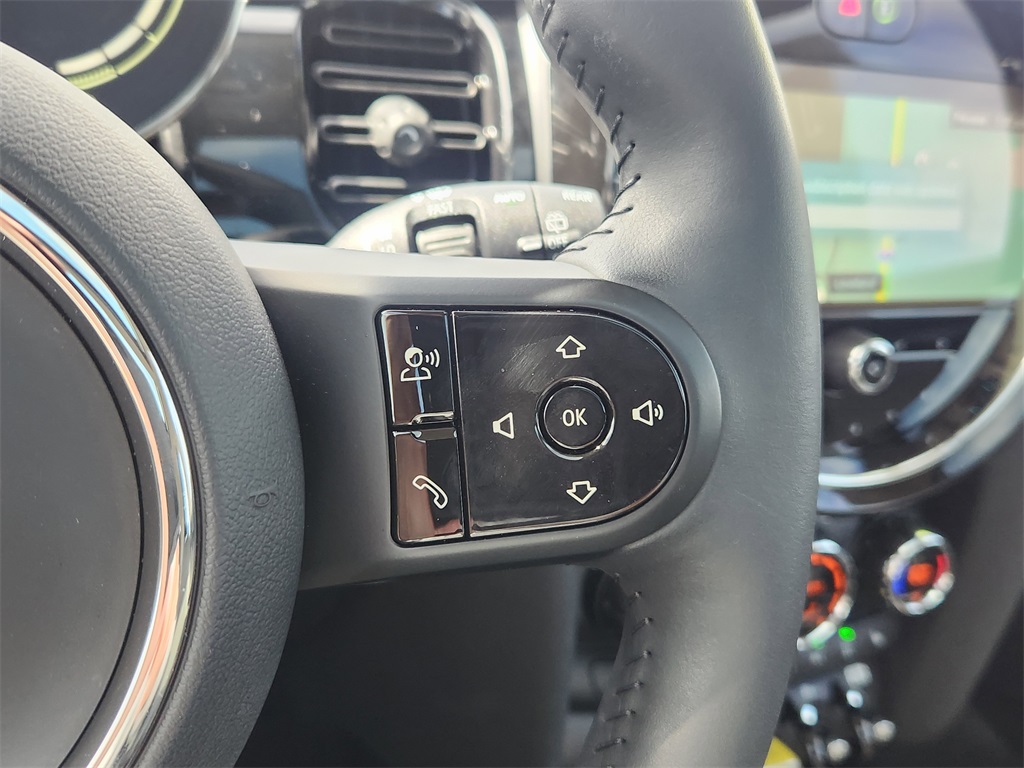 2024 Mini Cooper 2 Door Hardtop SE photo 19