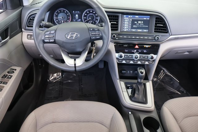 2020 Hyundai Elantra SEL photo 14