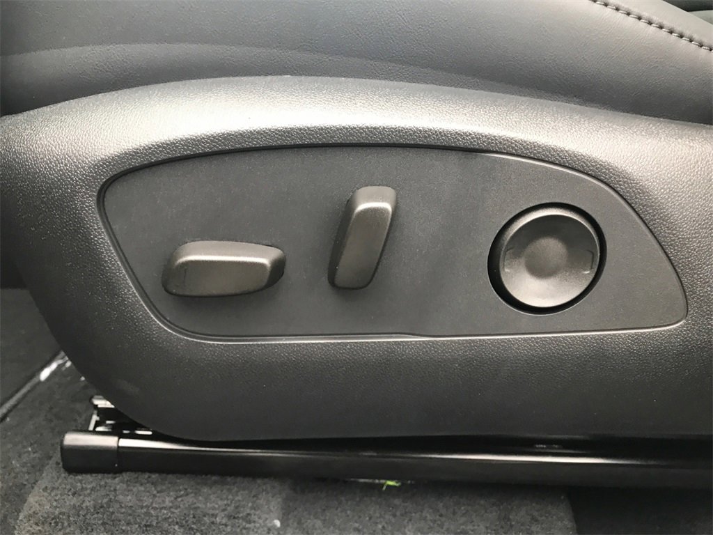 2026 GMC ACADIA - Image 16