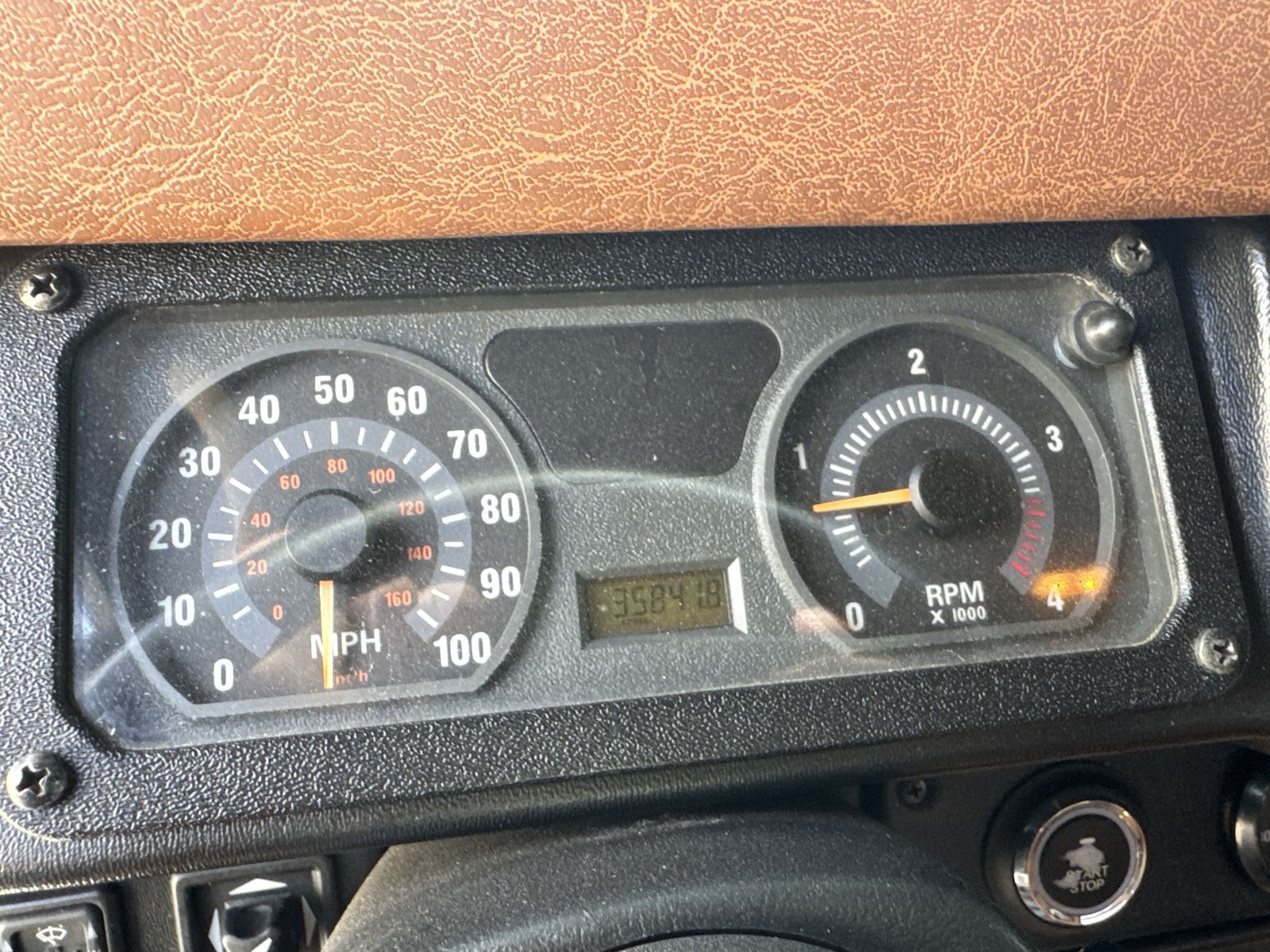 2001 Hummer H1 1 1/4 ton photo 3