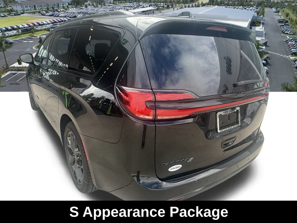 2026 Chrysler Pacifica Limited photo 6