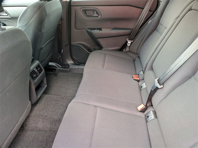 2025 Nissan Rogue S photo 18