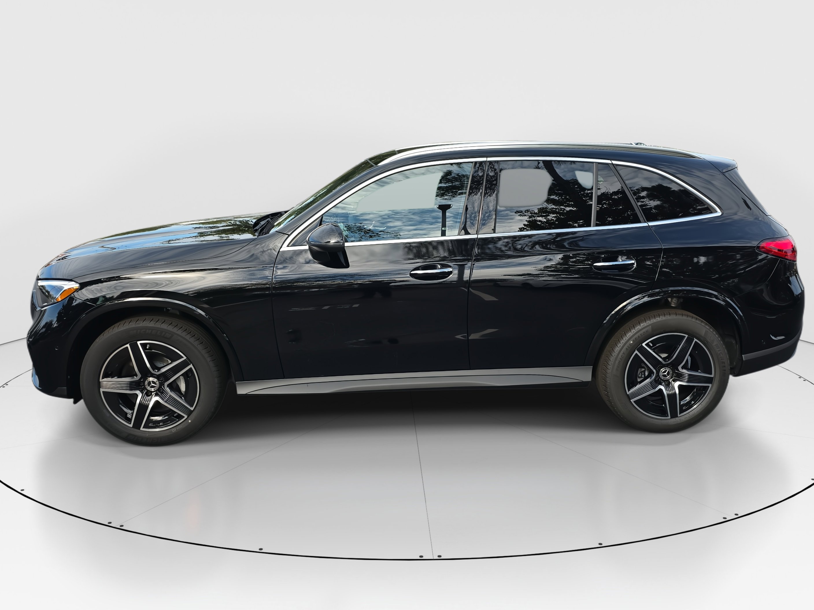 2026 Mercedes Benz GLC 300 photo 5