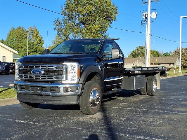 2023 Ford F-600 Super Duty Chassis Cab XL's photo