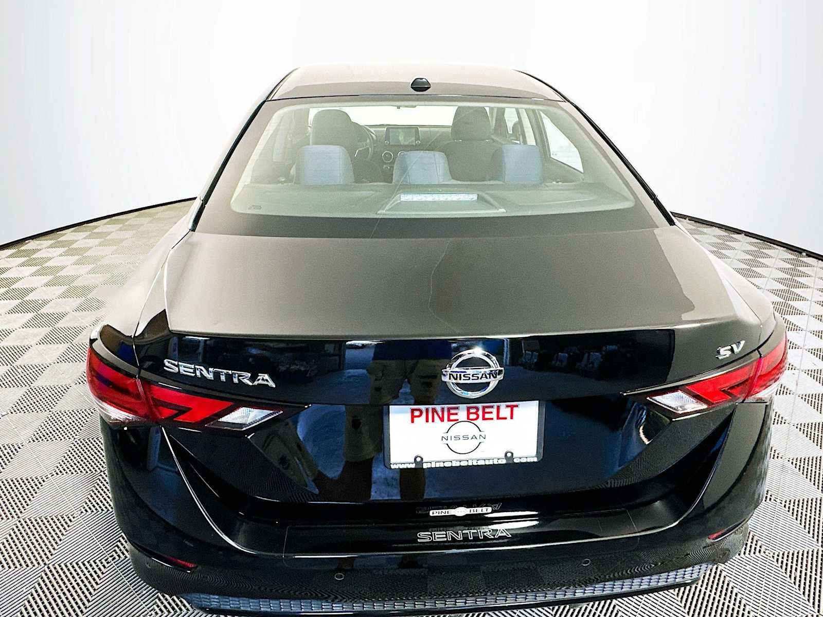 2021 Nissan Sentra SV photo 5