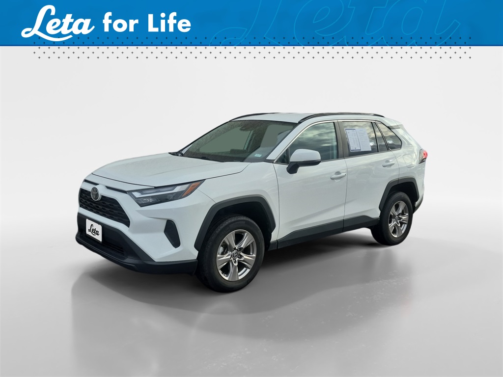 2023 Toyota RAV4 XLE's photo