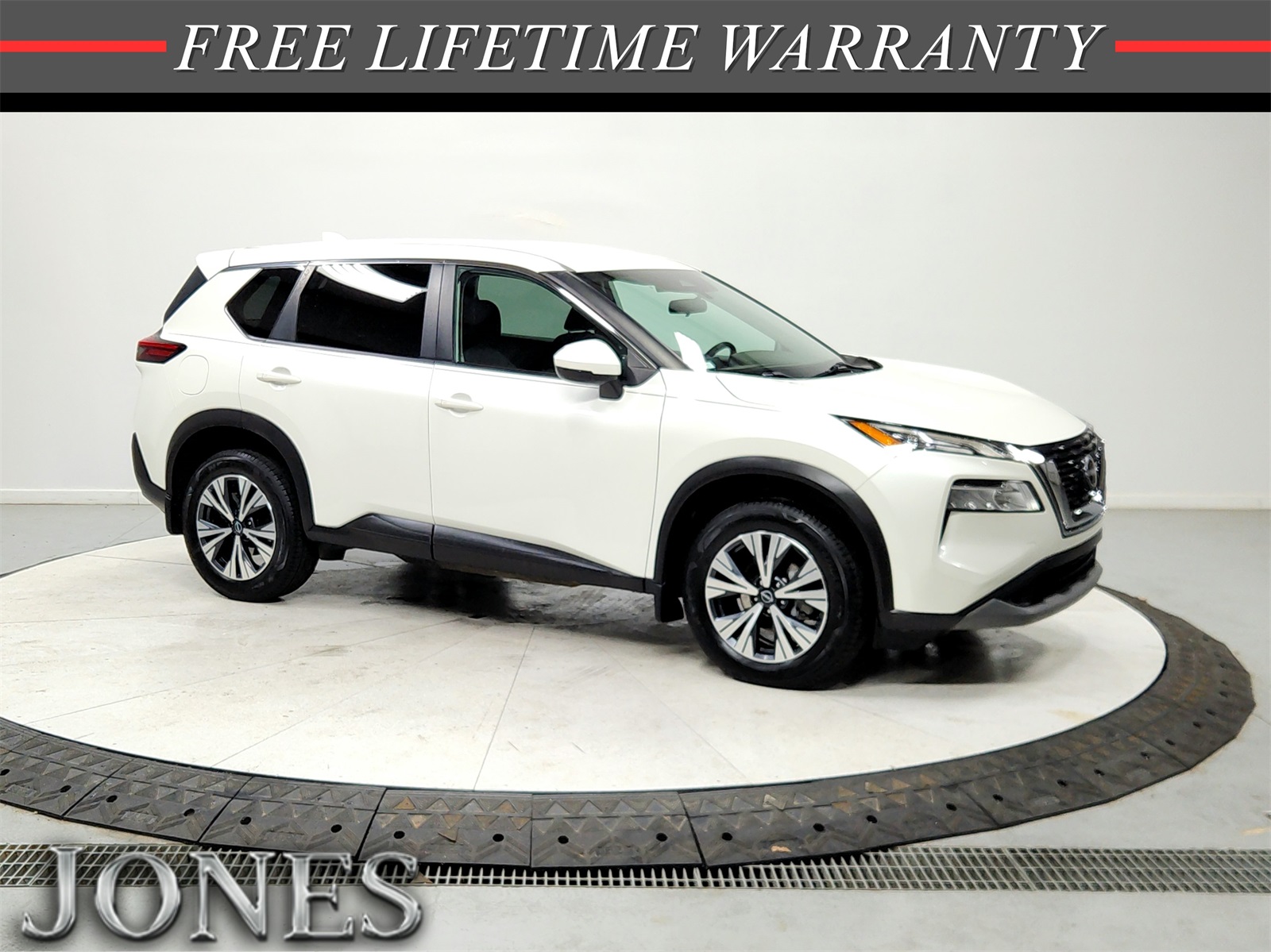 2022 Nissan Rogue SV's photo