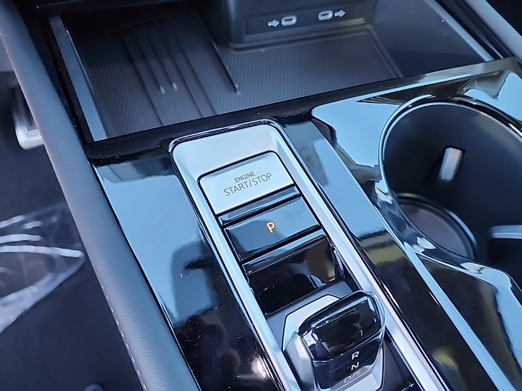 2025 Volkswagen Atlas Peak Edition SE photo 24