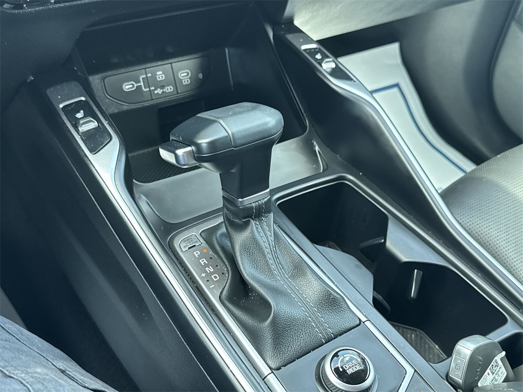 2025 Kia Sorento S photo 26