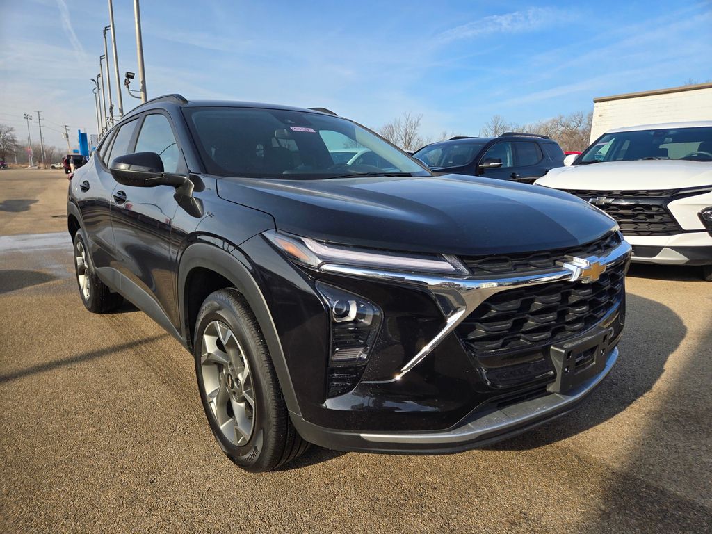 2025 Chevrolet Trax LT's photo