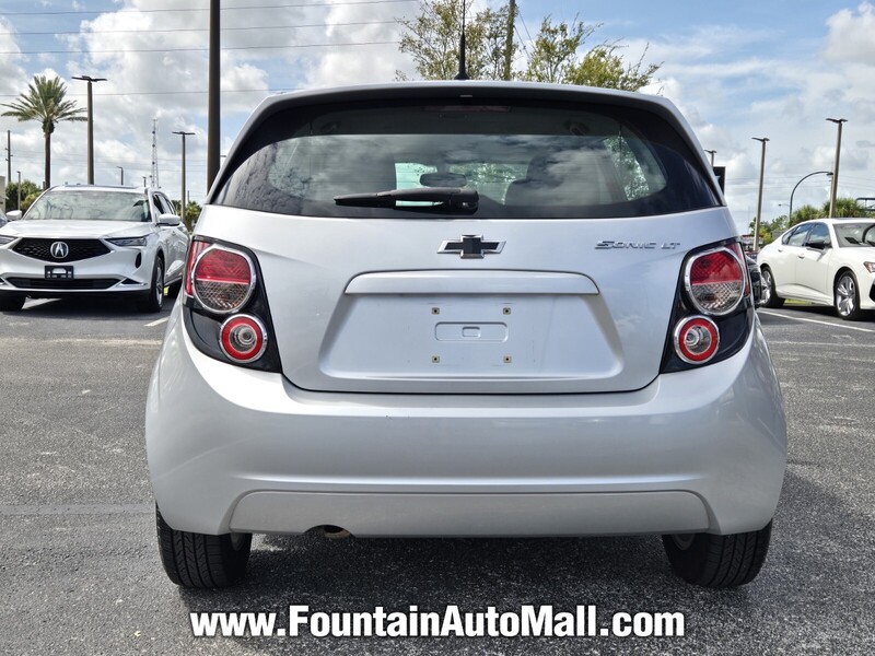 2014 Chevrolet Sonic LT photo 4
