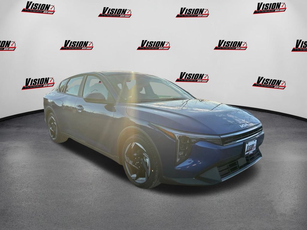 2025 Kia K4 EX photo 3