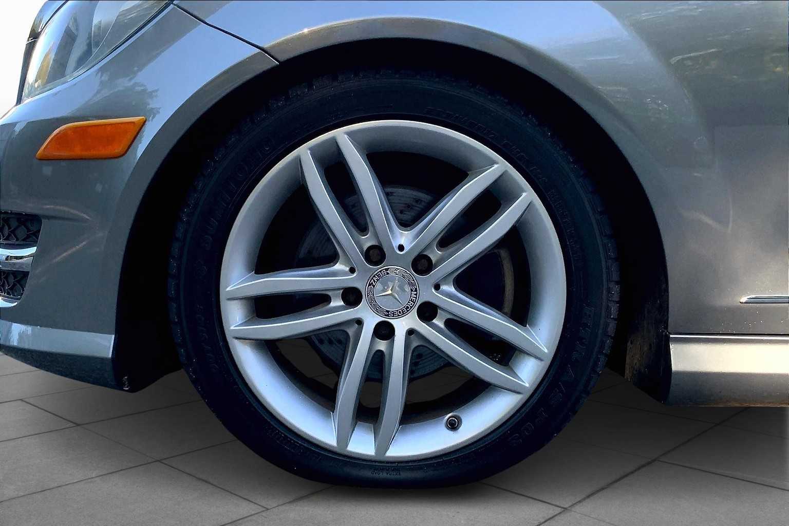 2012 Mercedes Benz C 300 Sport photo 10