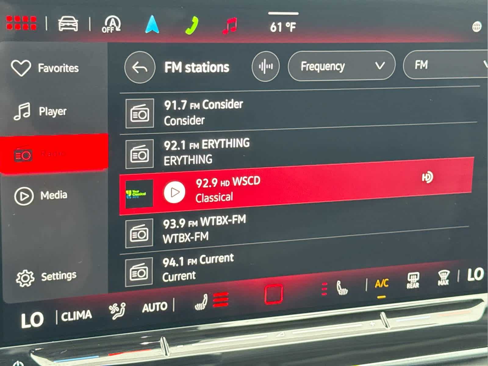 2025 Volkswagen Tiguan SE photo 35