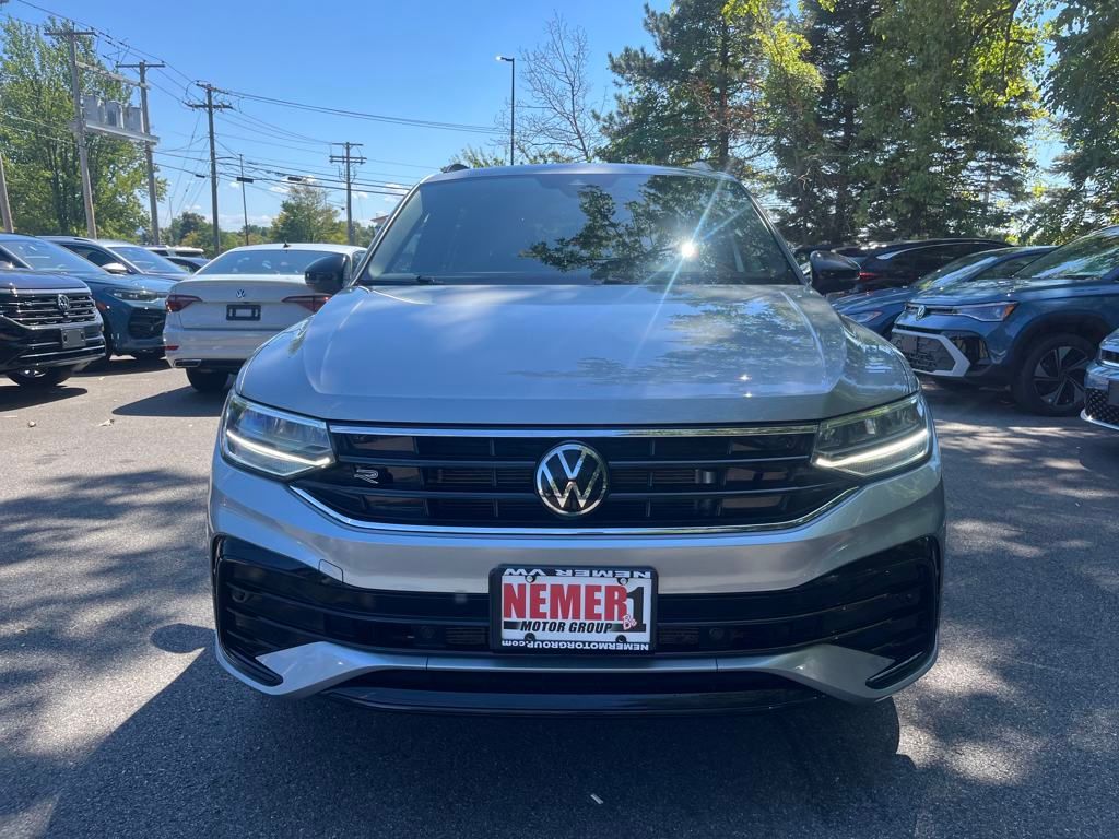 2022 Volkswagen Tiguan SE R-Line Black photo 3