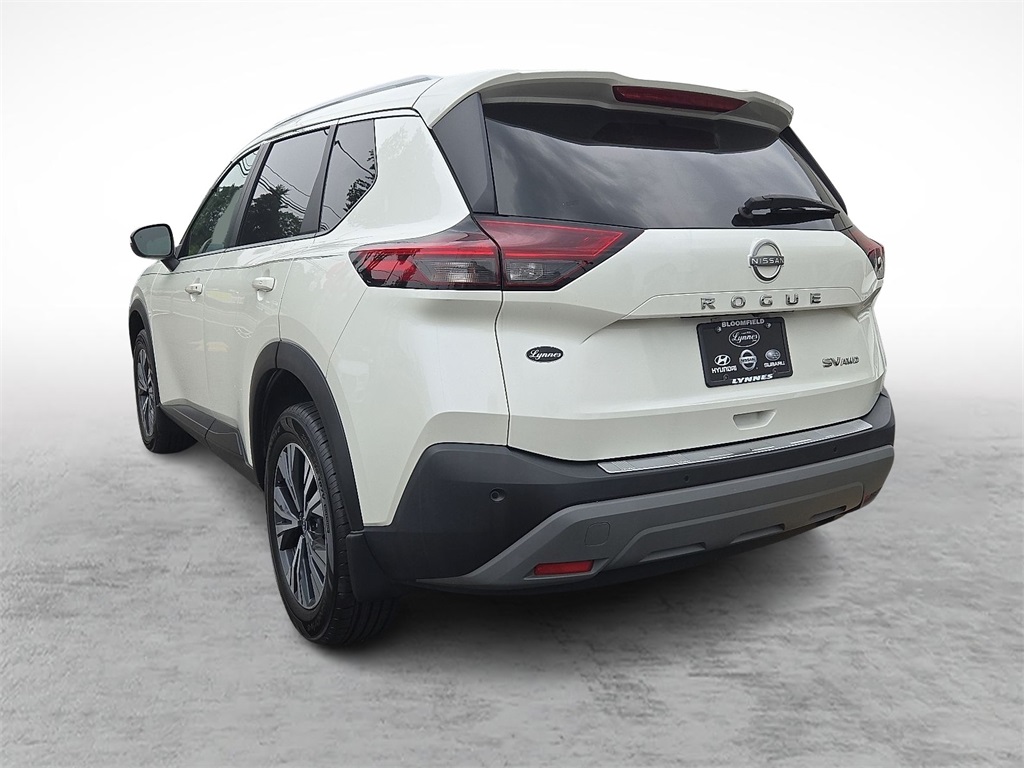 2022 Nissan Rogue SV photo 8