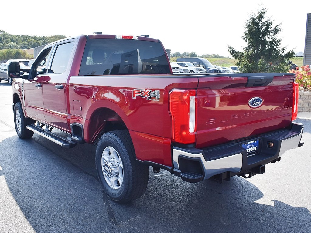 2026 Ford F-350 XLT photo 3