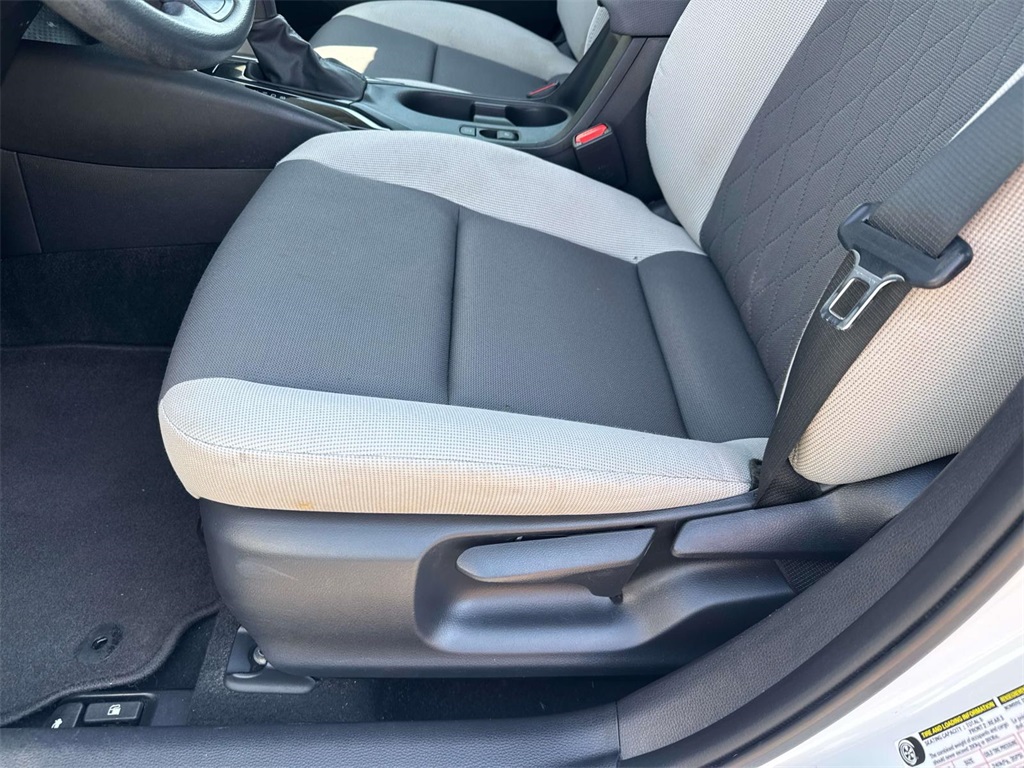 2023 Toyota Corolla LE photo 15