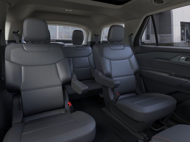 2025 Ford Explorer photo 2