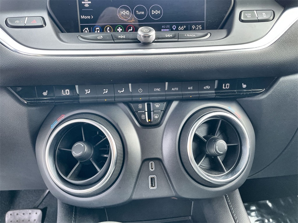 2022 Chevrolet Blazer 2LT photo 16