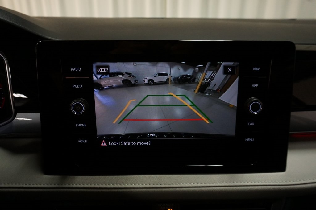 2025 Volkswagen Taos SEL photo 14