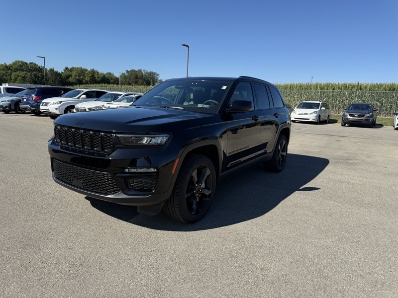 2025 Jeep Grand Cherokee Limited Sport photo 2