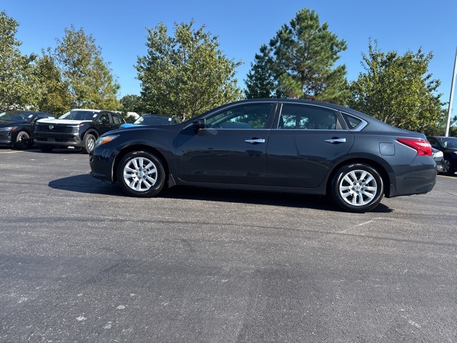 2016 Nissan Altima 2.5 S photo 2