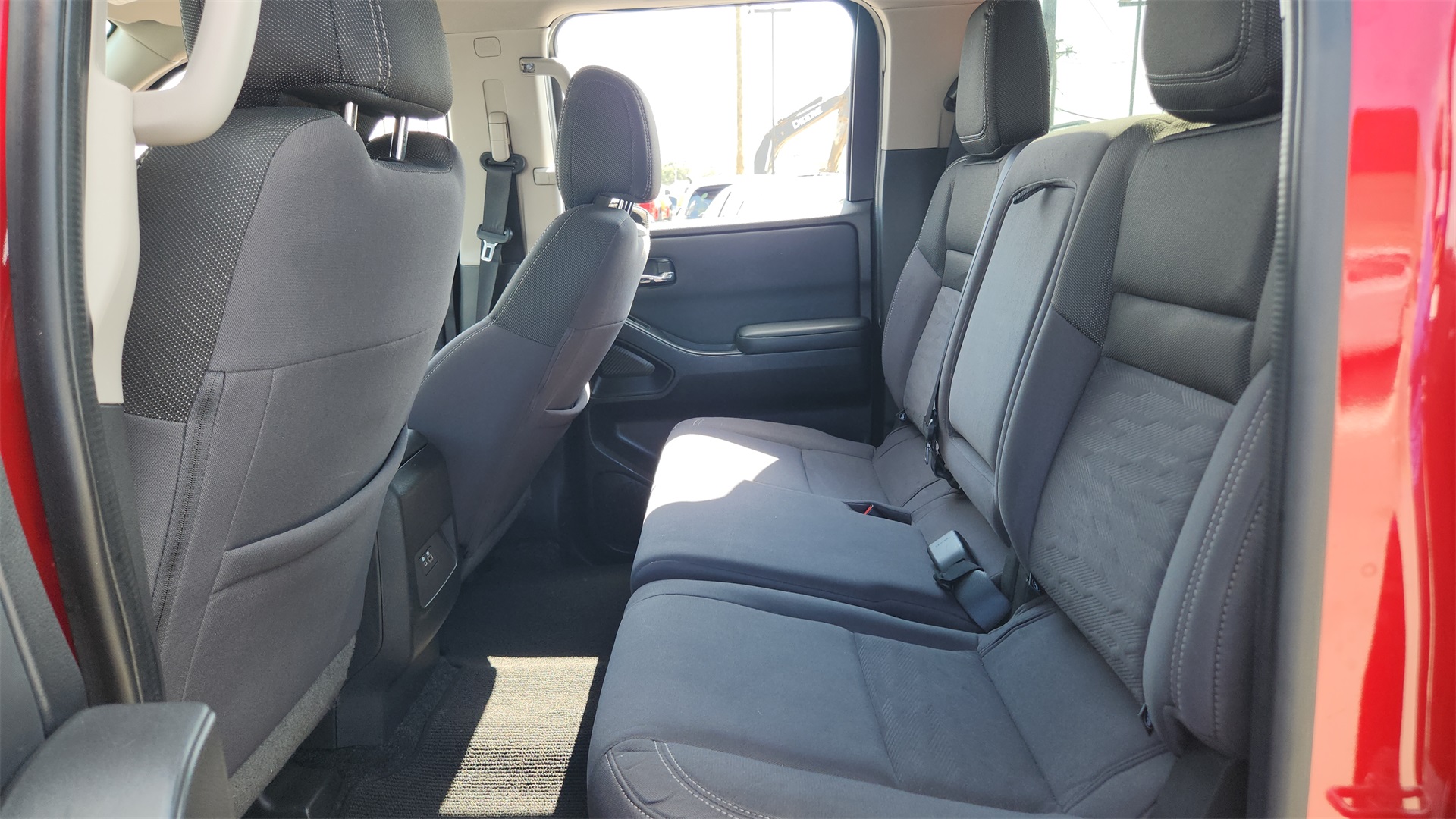 2022 Nissan Frontier SV photo 15