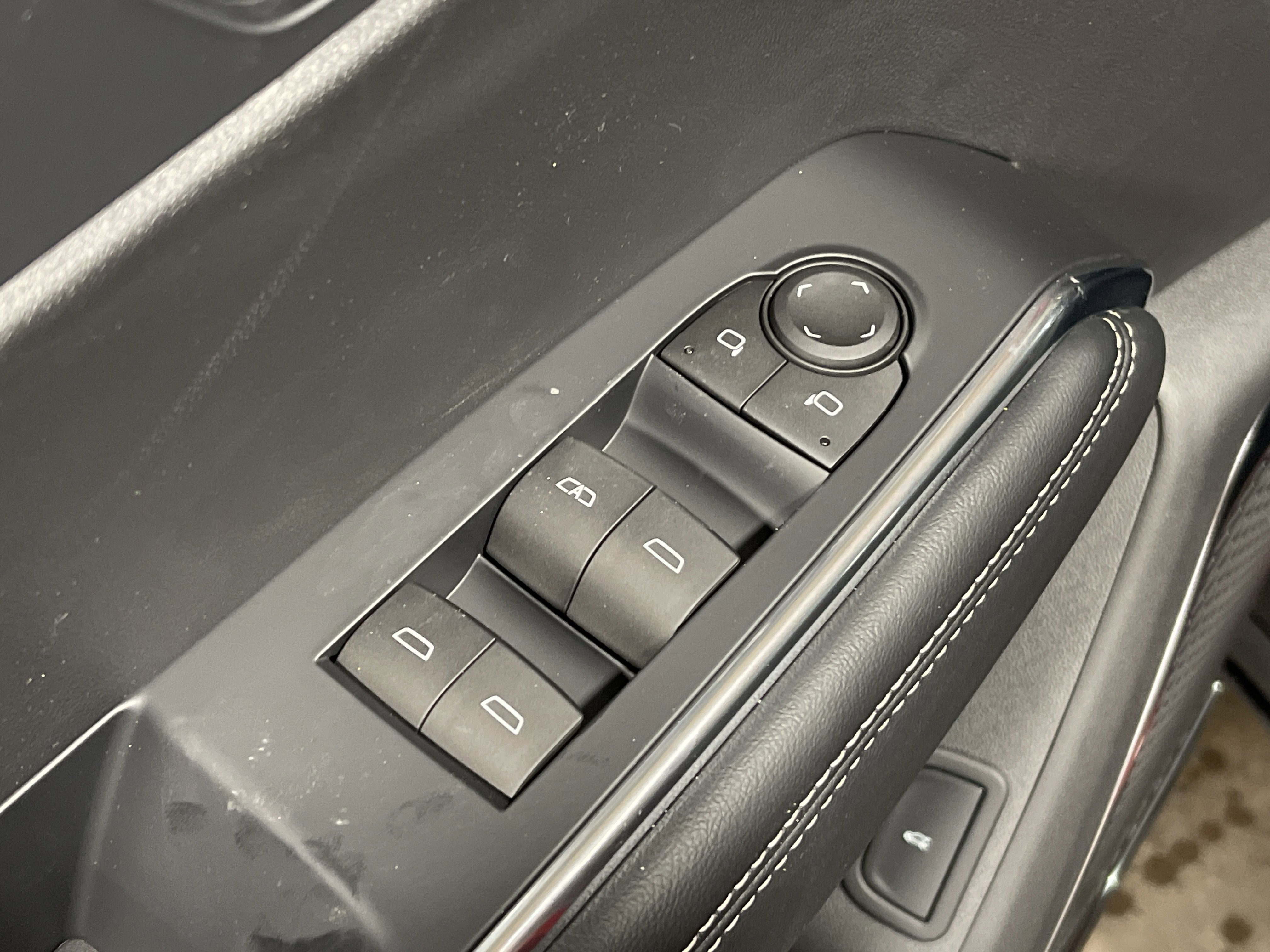 2026 Gmc Acadia Elevation photo 2