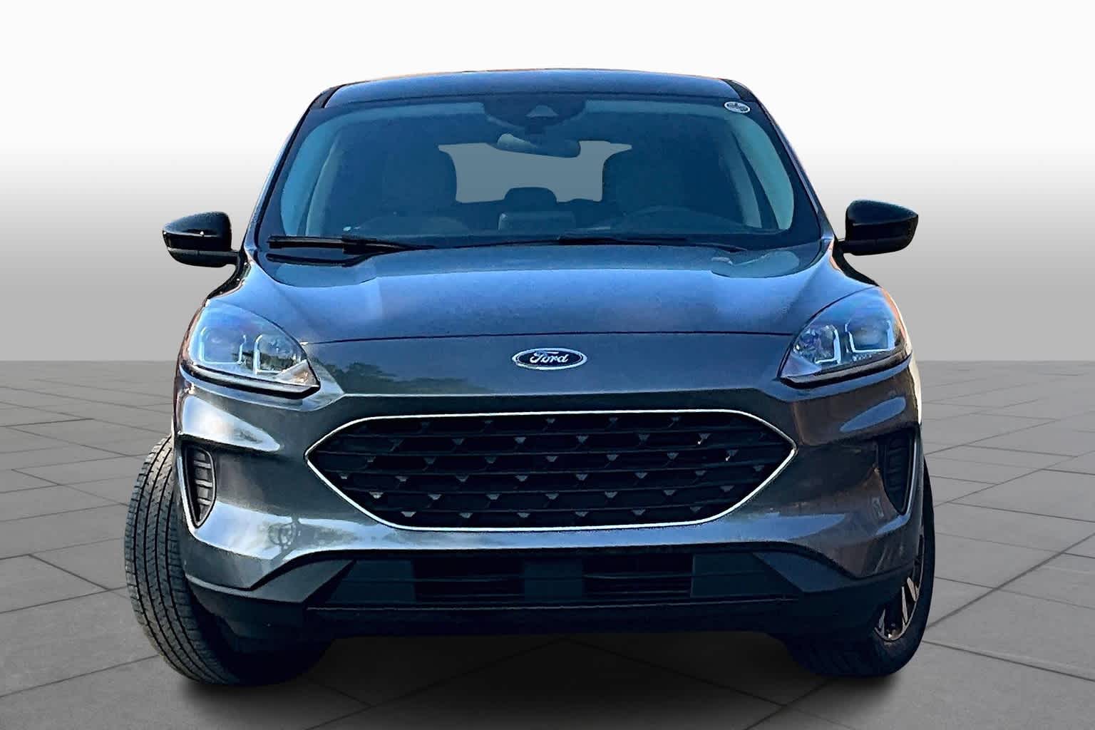 2022 Ford Escape SE photo 3