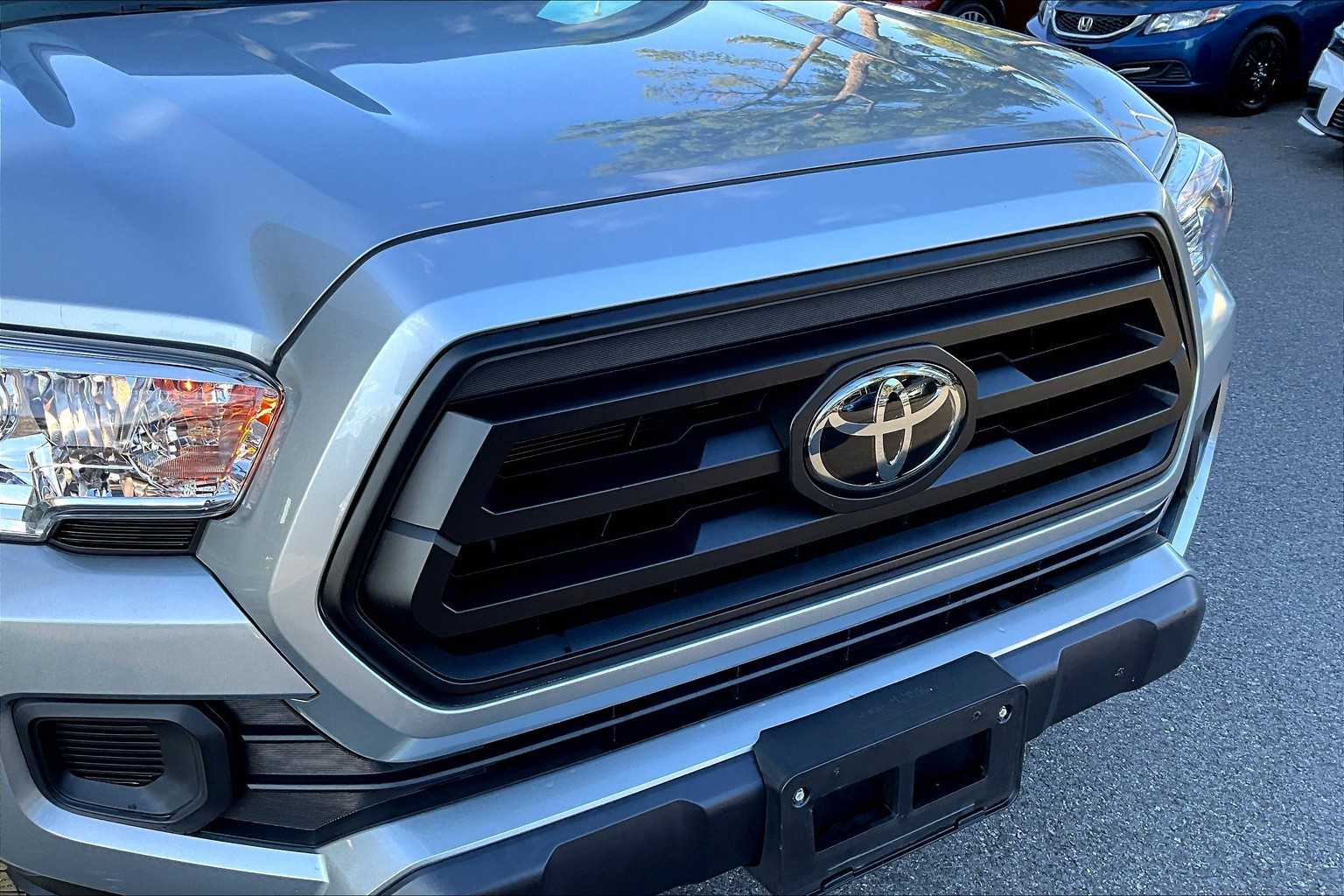 2023 Toyota Tacoma SR 4x4 photo 28