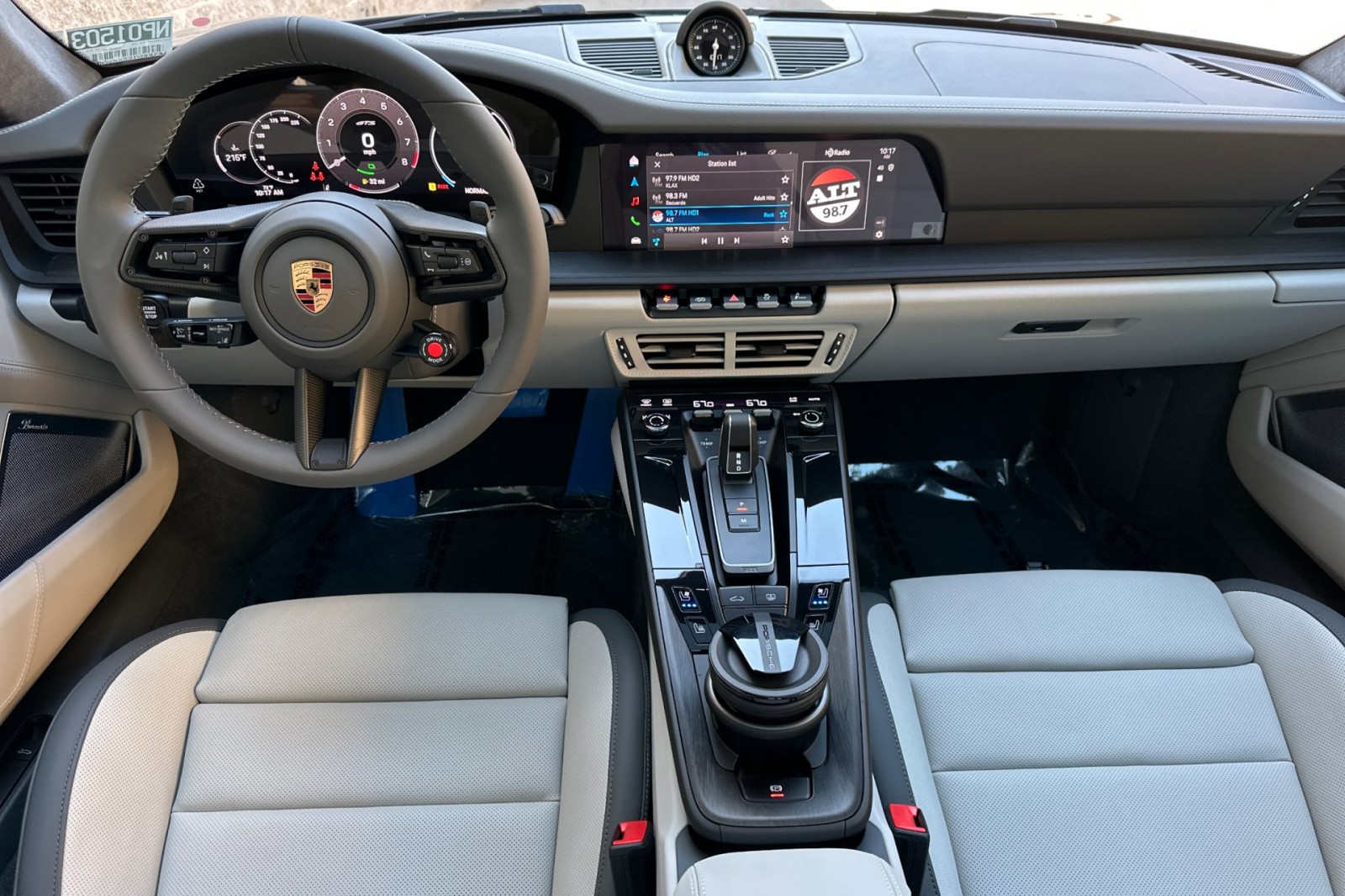2025 Porsche 911 GTS photo 6