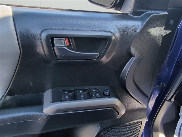 2022 Toyota Tacoma SR5 photo 18