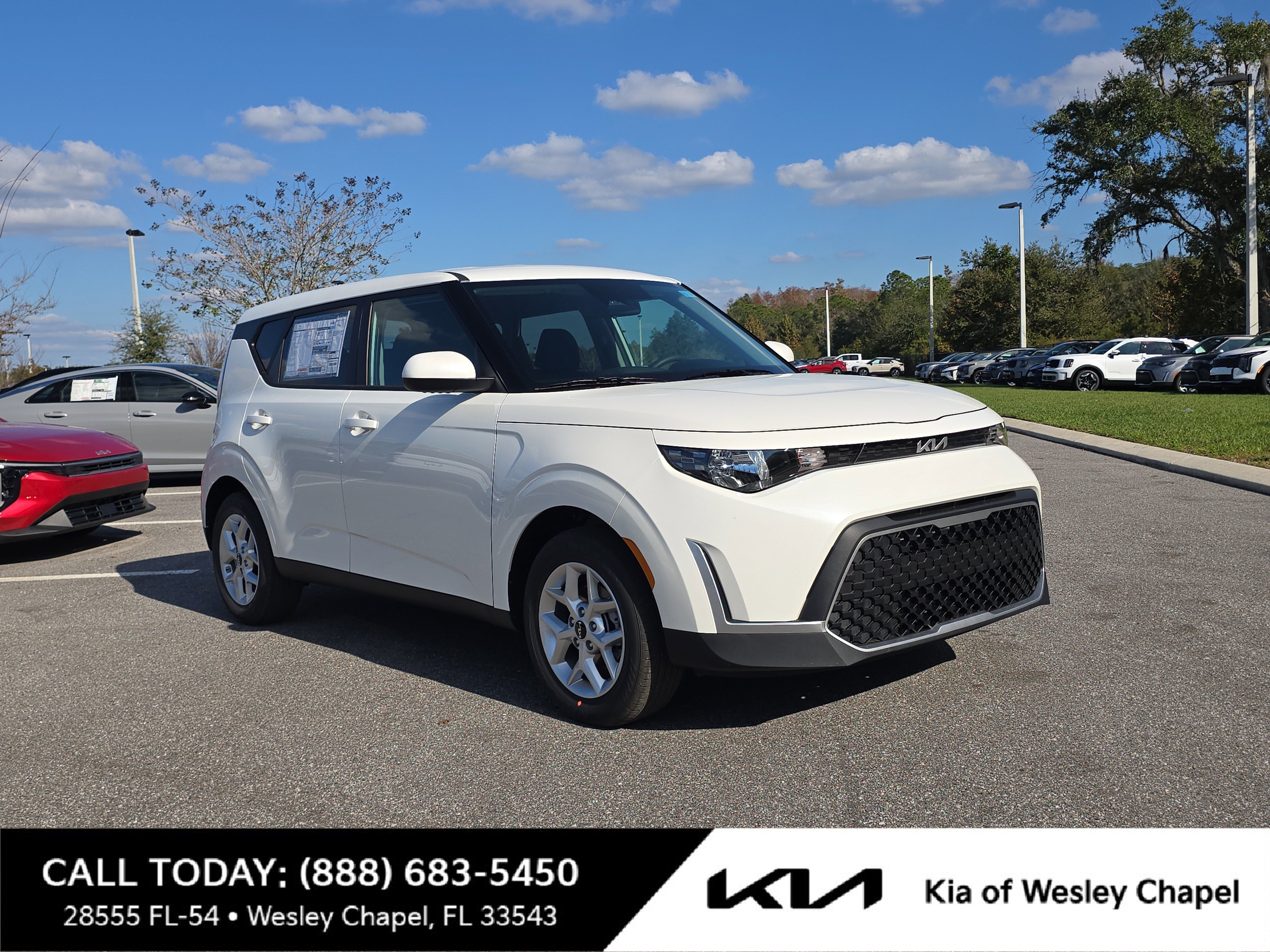 2025 Kia Soul LX's photo