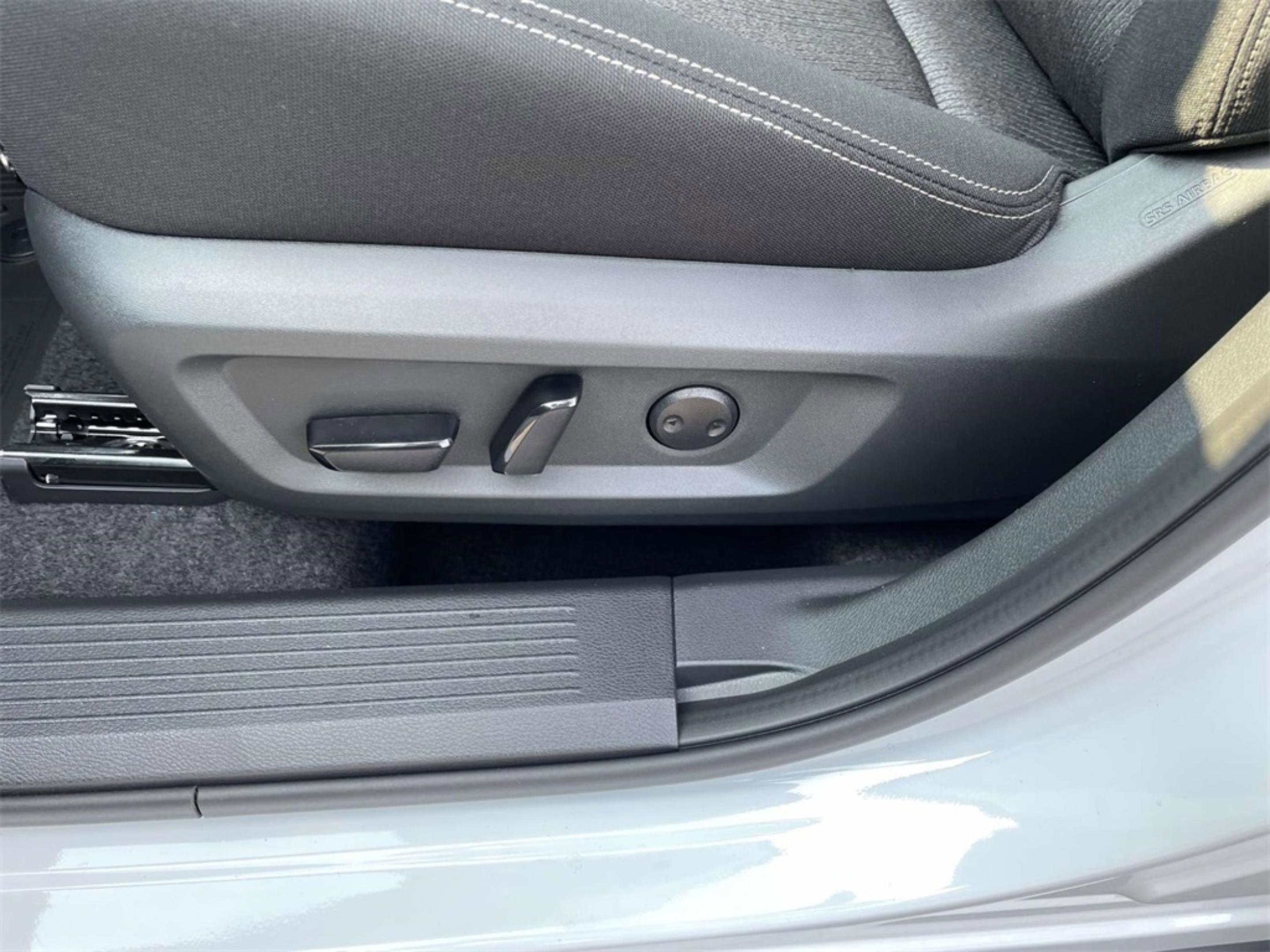 2026 Nissan Rogue SV AWD photo 22